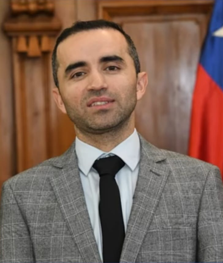 Abogado Asociado Jonathan Andrés Tobar González - Estudio Jurídico de Concepción